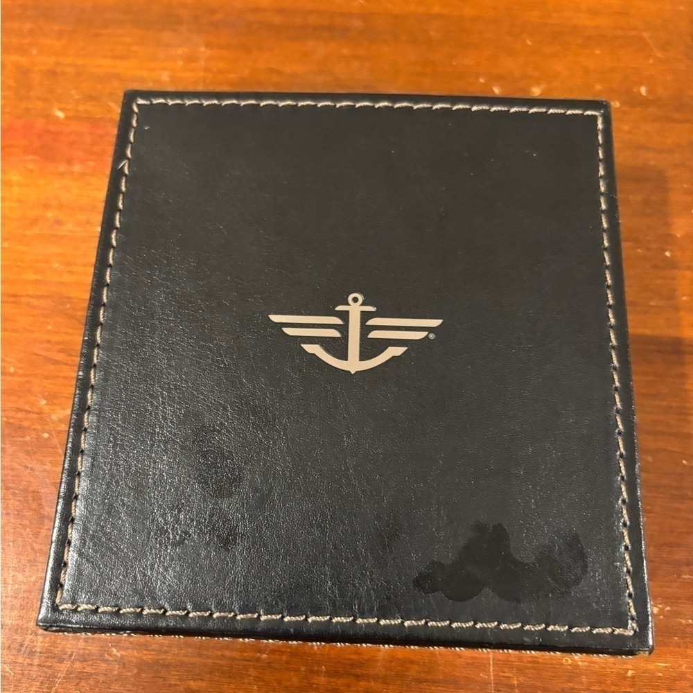 New In box wallet​​​​​​ - Picture 4 of 6